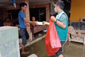 Nasi Berkah Untuk Penyintas Banjir Kedungbanteng
