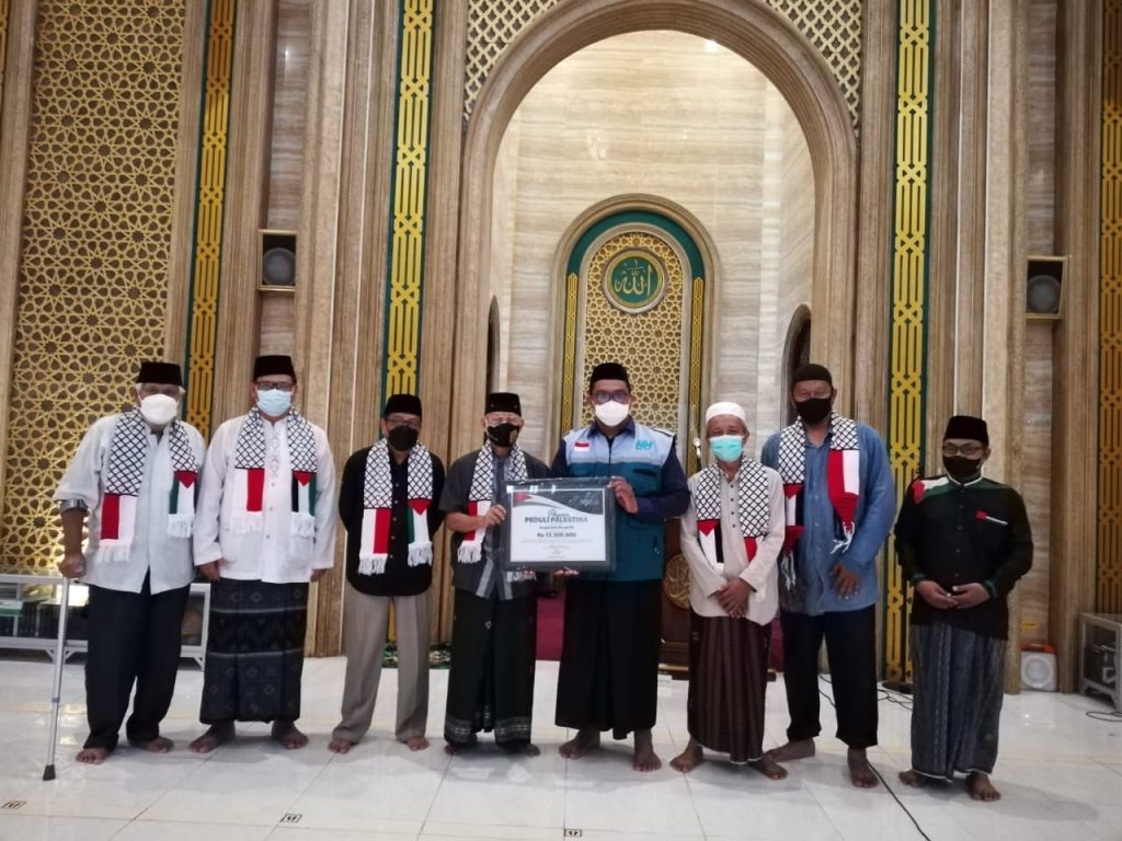Donasi Kemanusiaan dari Masjid di Surabaya untuk Palestina