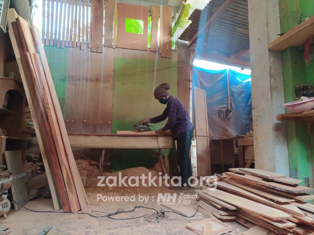 Bangku untuk Santri Penghafal Al Qur’an