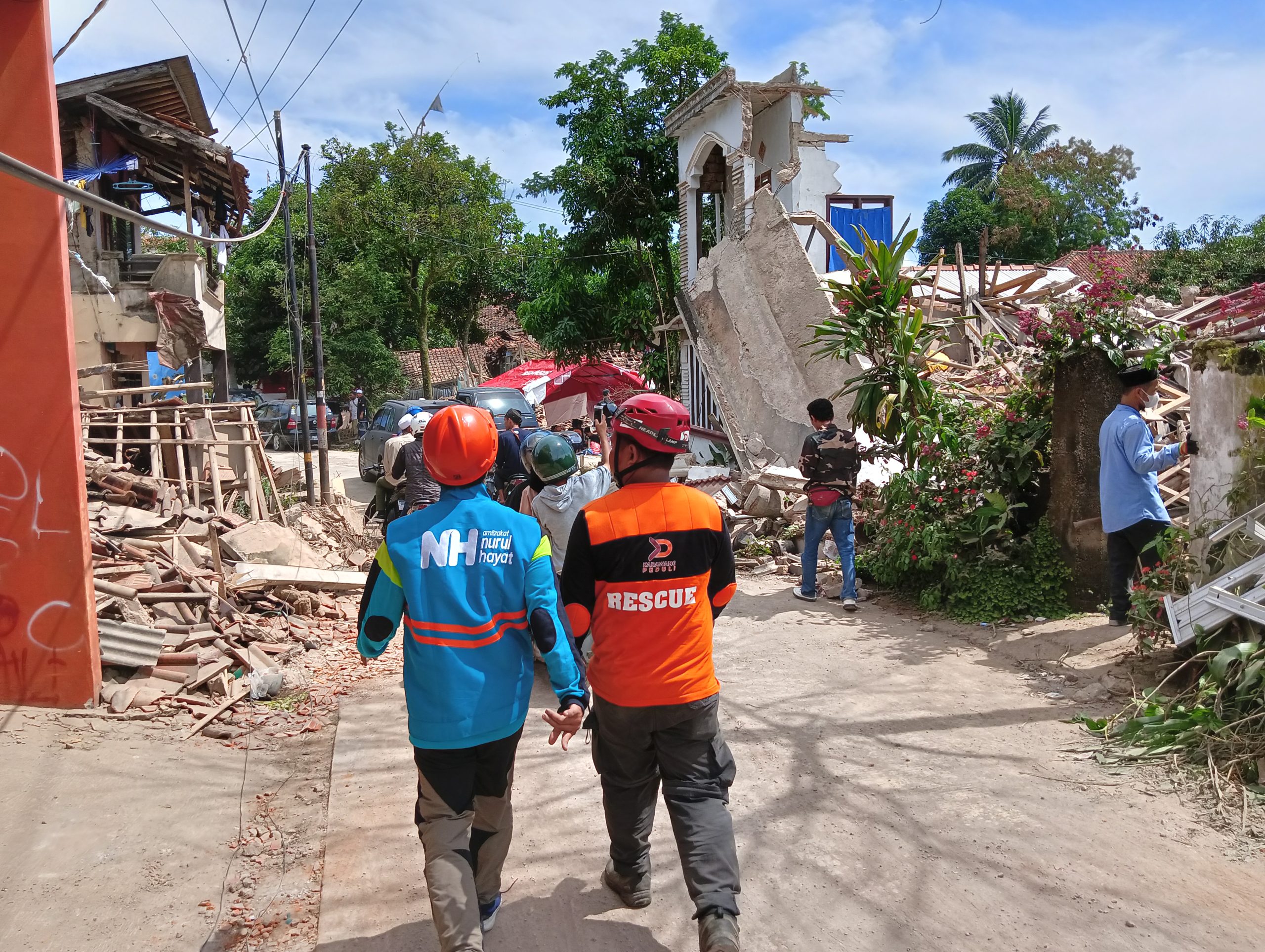 Respon Cepat Tim Relawan Nurul Hayat terhadap Bencana Gempa di Cianjur
