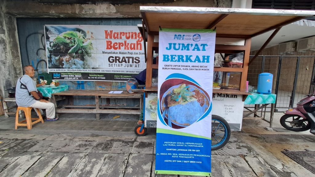 Borong Warung Makan Pinggir Jalan