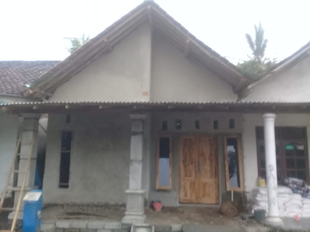 Bedah Rumah Adik Yatim Riko