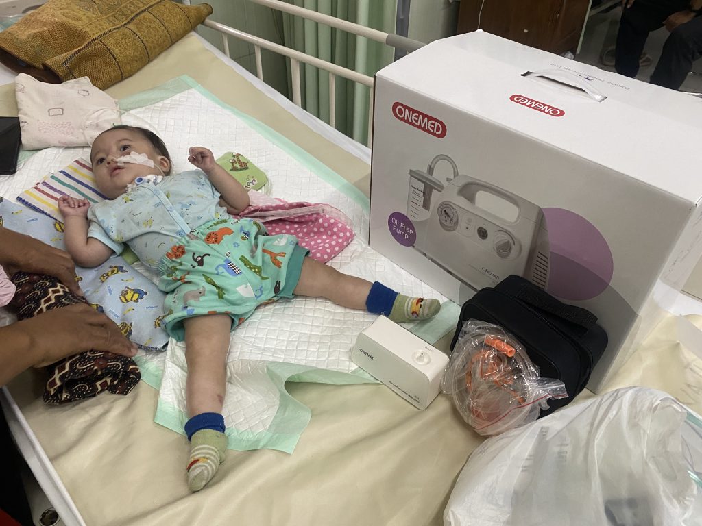 Bantu Adik Razqa Azriel Sembuh dari Kelainan Paru-Paru