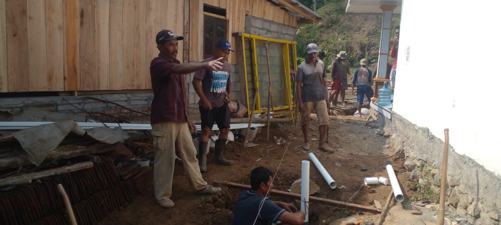 Tempat Wudhu untuk Musholla Terdampak Longsor