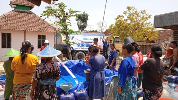 Bantu Atasi Kekeringan, NH Bojonegoro Salurkan 359.000 Liter Air Bersih