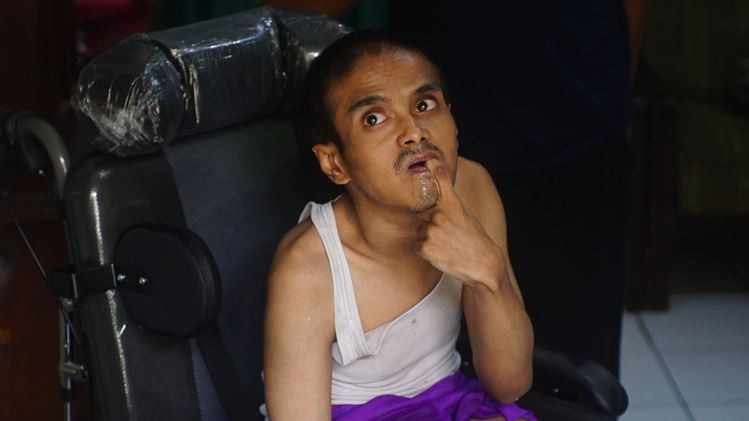 Patungan Kursi Roda untuk Mas Deryl