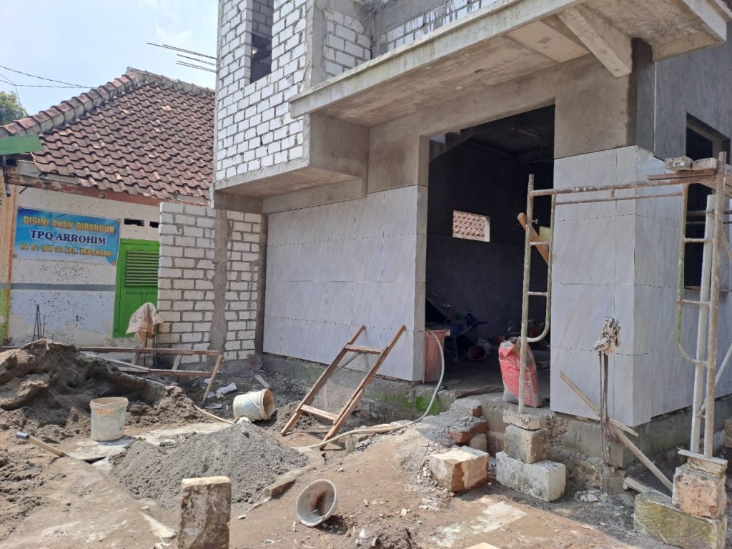 Bantu Pembangunan Gedung TPQ Warga Kebonsari