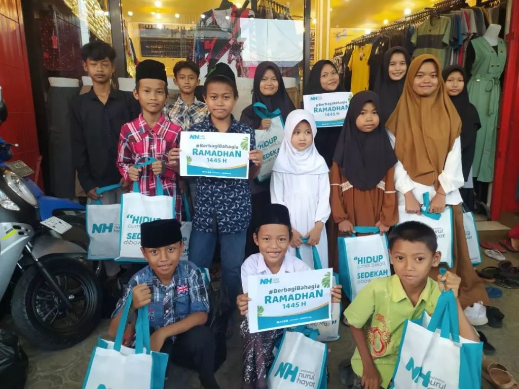 Bantu Perlengkapan Sekolah untuk Yatim di Karesidenan Madiun