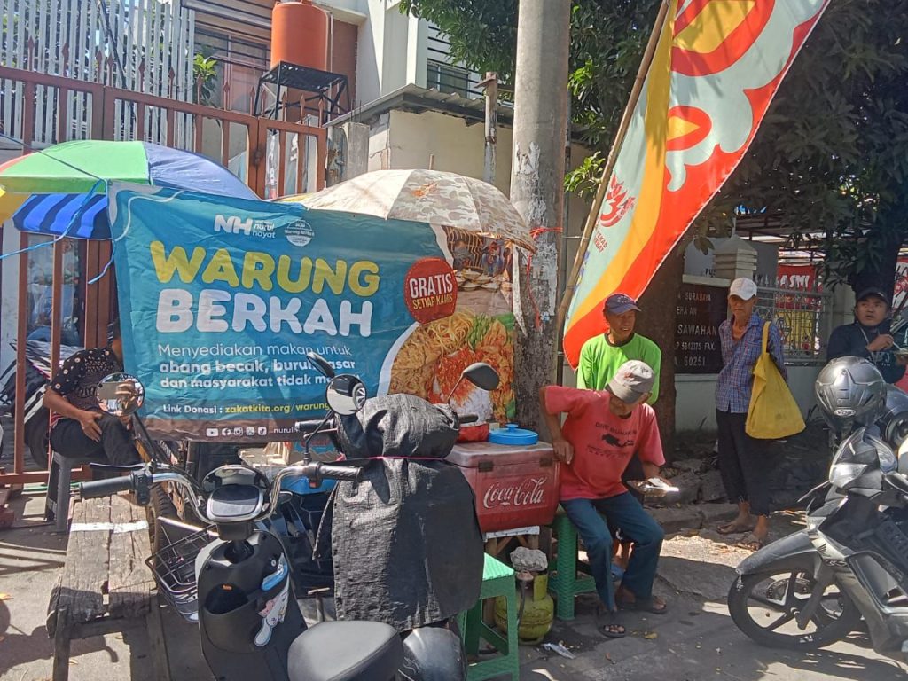 Berbagi Makanan untuk Dhuafa Melalui Warung Berkah