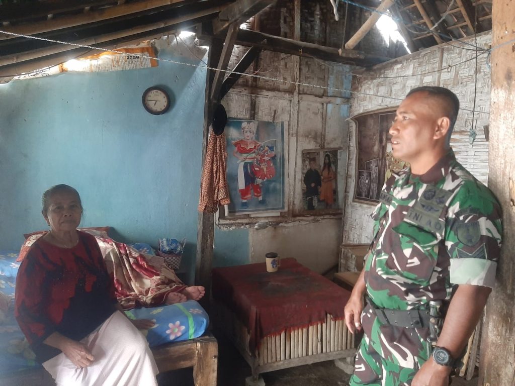 Renovasi Atap Rumah Pak Bunari