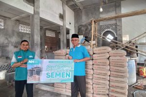 Penyaluran Sedekah Semen untuk Musholla Baitul Muttaqin