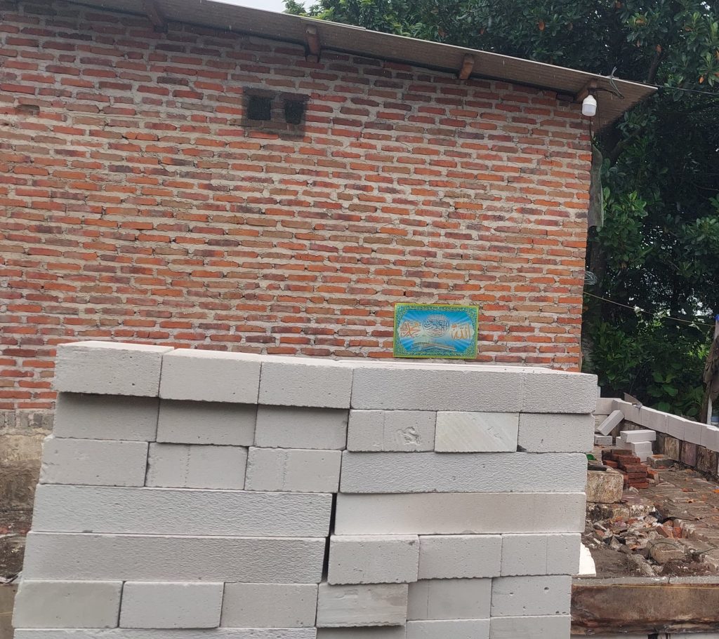 Darurat! Bantu Bedah Rumah Penjual Asongan