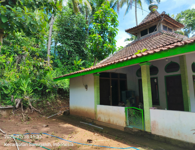 Tanggulangi Longsor, Selamatkan Masjid