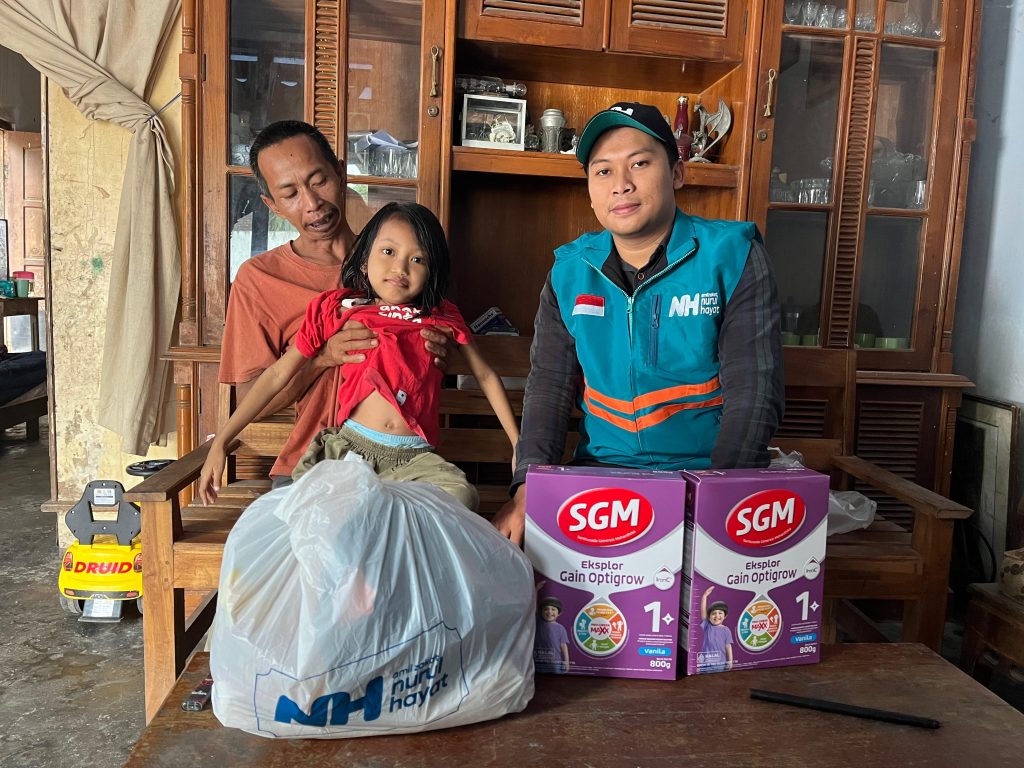 Penyaluran Susu Nutrisi Khusus untuk Adik Qabilla