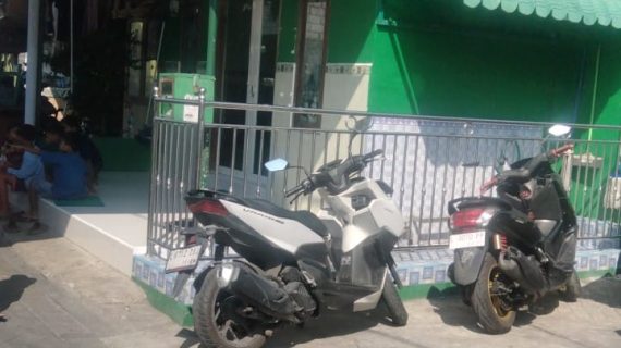 Atap dan Pagar Musholla Telah Diperbaiki: Jamaah Kini Bisa Shalat dengan Nyaman